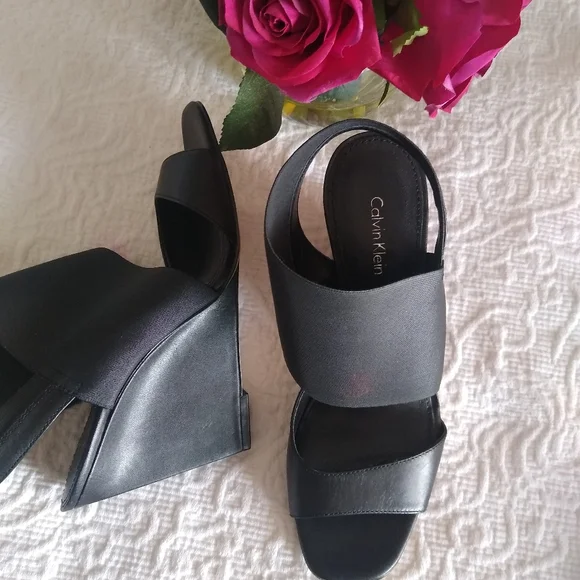 Kyla Leather Elastic Wedge Sandals - Picture 6 of 7